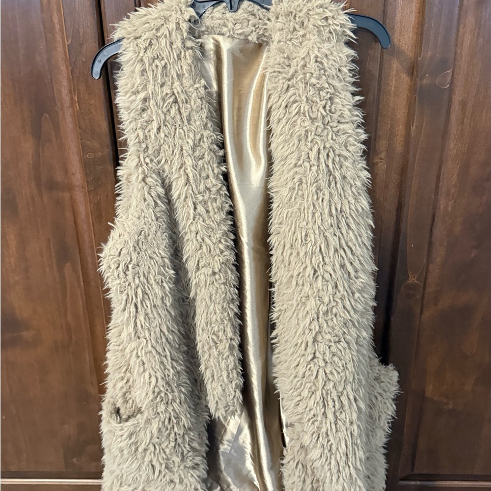 Women's Faux Fur Vest - Tan